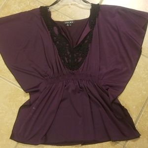 🌻3/$15 Chime Plum and black stretch blouse